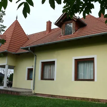Holiday Aniko 12 Nyaraló Balatonberény